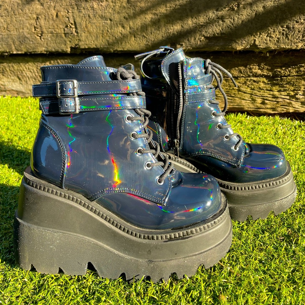 Demonia Shaker-52 Holographic Black boots Women’s Size 7